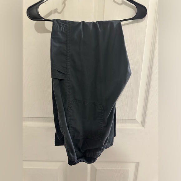 Cherokee scrubs - Picture 3 of 5